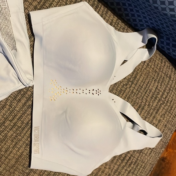 Victoria’s Secret Sport blue outfit 34DD angel max bra and Small knockout crops - Picture 2 of 7